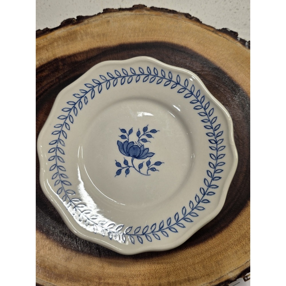 Blue in Bloom Williamsburg Dish Andrea Sadek Scalloped Florals - Picture 1 of 5
